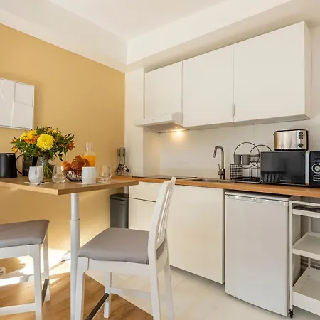 Sweett - Garnier Apartman *